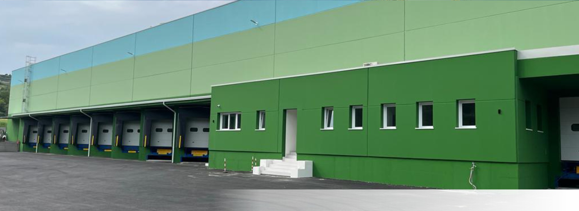 Capannoni magazzini industriali